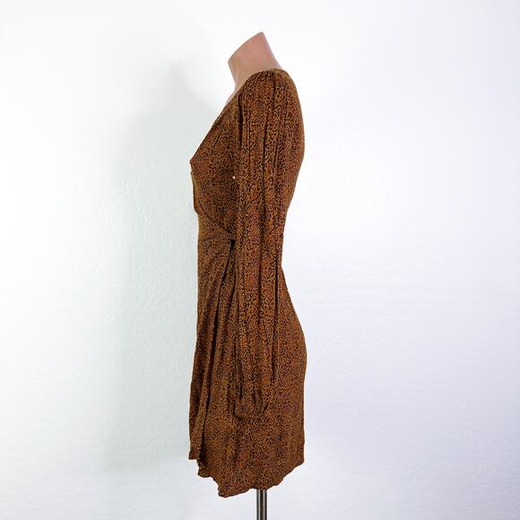 Billabong Spring Romance Sleeve Mini Wrap Dress Animal Print Toffee size S NWT - Picture 6 of 12